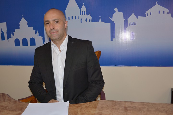 ԿԱՐԵՆ ՄՈՎՍԻՍՅԱՆ