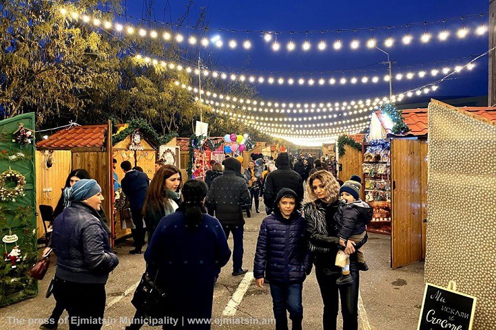 ԷՋՄԻԱԾՆԻ ԱՄԱՆՈՐՅԱ ՏՈՆԱՎԱՃԱՌԻ ԲԱՑՈՒՄԸ