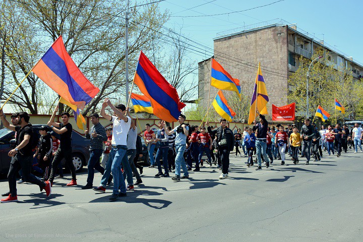 ՄԻՏՔԴ ՎԱՌ ՊԱՀԻՐ, ԷՋՄԻԱԾԻ՛Ն