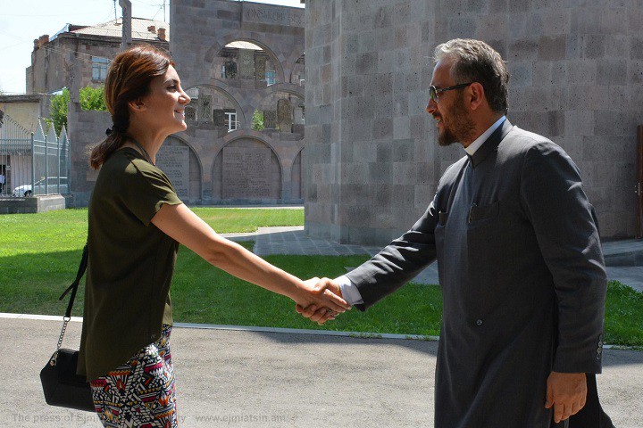 ԱՇԽԱՏԱՆՔԱՅԻՆ ԱՅՑ ՄԱՅՐ ԱԹՈՌ