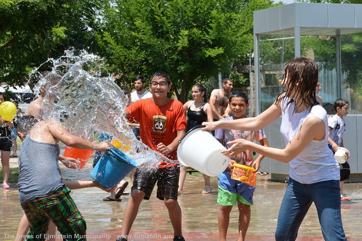 ՎԱՐԴԱՎԱՌԻ ՏՈՆՆ ԷՋՄԻԱԾՆՈՒՄ